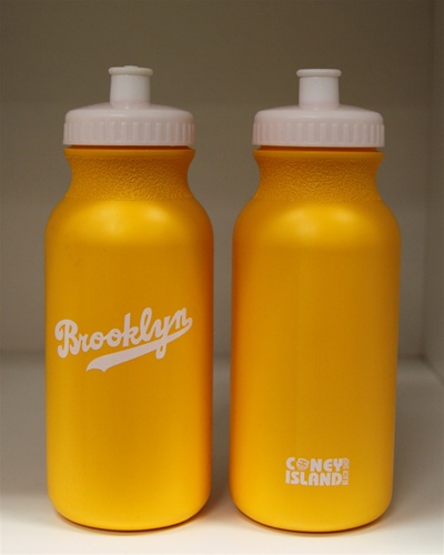 "BROOKLYN" Squeeze Water Sports Bottles 20oz (Athletic Gold)