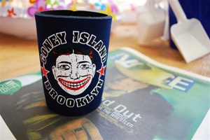 Coney Island Can Cozie with Tillie Face [NAVY]