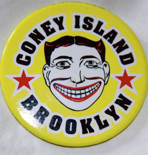 coney island Magnet with Tillie Face [yellow]